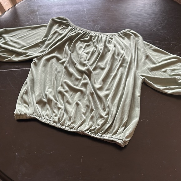 Sage top 72% modal 28% polyester - Picture 3 of 3